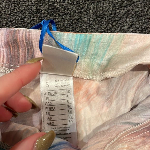 Brand new silk multi color button shorts size small - Picture 3 of 5